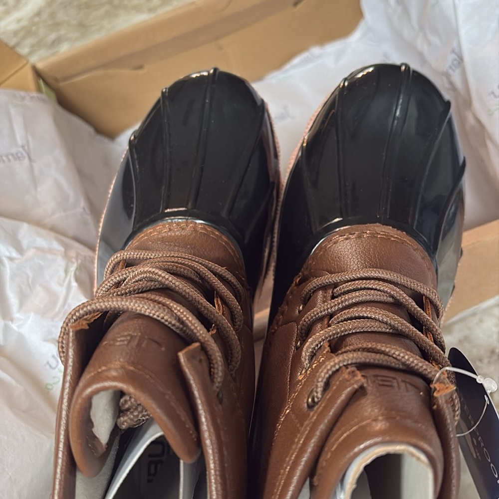 NEW winter boots! - Picture 3 of 3